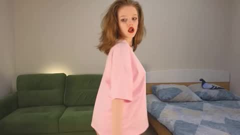 Eveleen online show from September 2025 01:15:02 PM