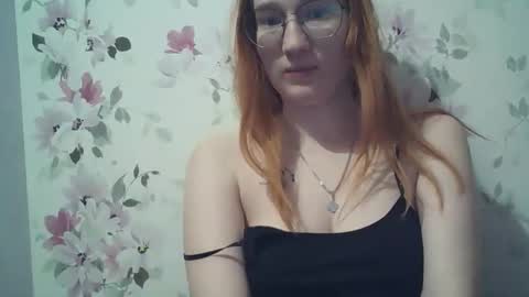 Snapshot of eveliina_shy chatting on March 2026 04:03:02 PM Evelina online show from March 2026 04:03:02 PM