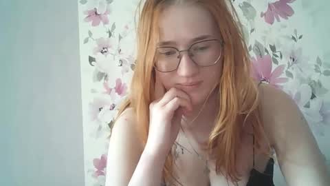 Snapshot of eveliina_shy chatting on March 2026 01:39:01 PM Evelina online show from March 2026 01:39:01 PM