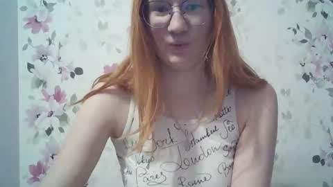 Snapshot of eveliina_shy chatting on March 2026 04:33:02 PM Evelina online show from March 2026 04:33:02 PM