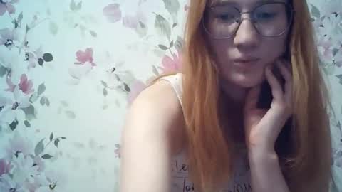 Snapshot of eveliina_shy chatting on March 2026 07:30:02 PM Evelina online show from March 2026 07:30:02 PM