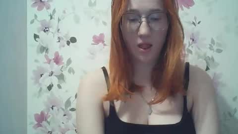 Snapshot of eveliina_shy chatting on March 2026 04:45:02 PM Evelina online show from March 2026 04:45:02 PM