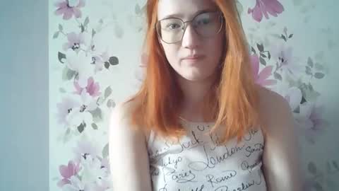 Snapshot of eveliina_shy chatting on April 2026 07:50:02 AM Evelina online show from April 2026 07:50:02 AM