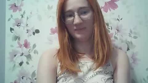 Snapshot of eveliina_shy chatting on April 2026 04:01:01 PM Evelina online show from April 2026 04:01:01 PM