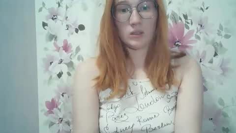 Snapshot of eveliina_shy chatting on April 2026 02:59:02 PM Evelina online show from April 2026 02:59:02 PM