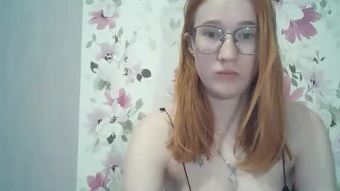 Snapshot of eveliina_shy chatting on April 2026 03:17:01 PM Evelina online show from April 2026 03:17:01 PM