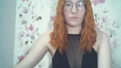 Snapshot of eveliina_shy chatting on May 2026 04:04:02 PM Evelina online show from May 2026 04:04:02 PM