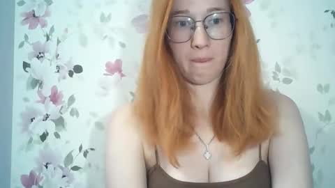 Snapshot of eveliina_shy chatting on June 2026 10:28:02 AM Evelina online show from June 2026 10:28:02 AM