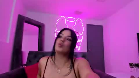 evelin__thompsson online show from July 2026 03:15:02 AM