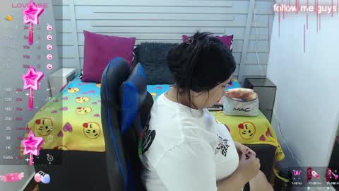 evelin zaens online show from January 2025 04:12:01 AM