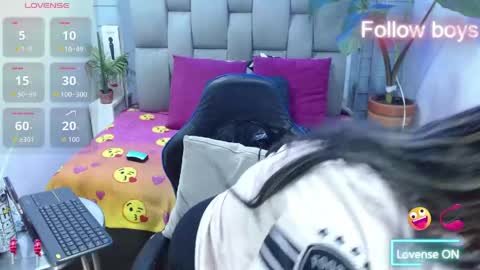 Snapshot of evelin_zaens chatting on April 2026 04:59:01 AM evelin zaens online show from April 2026 04:59:01 AM