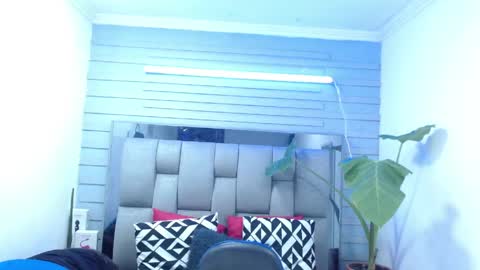 Snapshot of evelin_zaens chatting on May 2026 04:09:02 AM evelin zaens online show from May 2026 04:09:02 AM