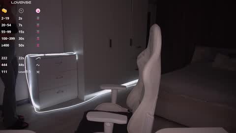 Snapshot of evelina_fox chatting on October 2025 03:20:02 PM Evelina online show from October 2025 03:20:02 PM