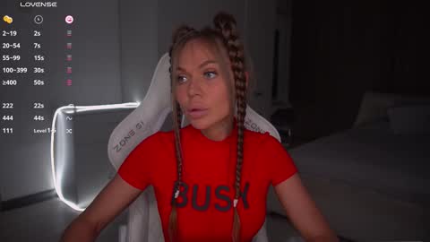 Snapshot of evelina_fox chatting on October 2025 12:49:02 PM Evelina online show from October 2025 12:49:02 PM