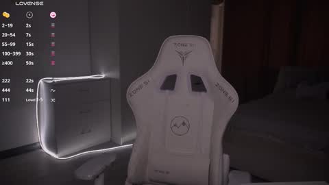 Snapshot of evelina_fox chatting on October 2025 10:48:01 AM Evelina online show from October 2025 10:48:01 AM