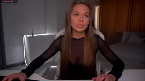 Evelina online show from May 2026 02:35:02 PM