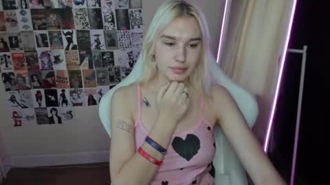 Evelina online show from November 2025 02:17:02 AM
