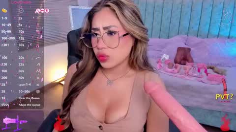 Eveline  online show from January 2026 12:40:01 PM