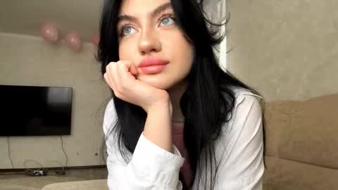 Sofia online show from February 2026 06:01:01 AM