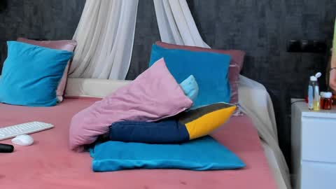 Snapshot of evellynereys chatting on January 2025 07:52:02 AM evellynereys online show from January 2025 07:52:02 AM