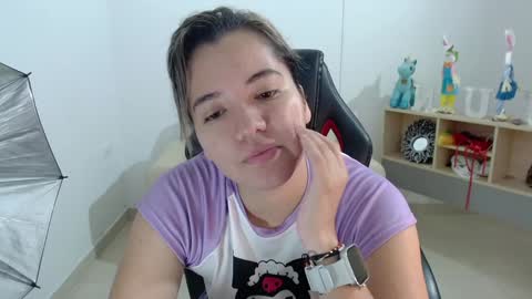 Evelyn online show from December 2024 01:05:02 PM