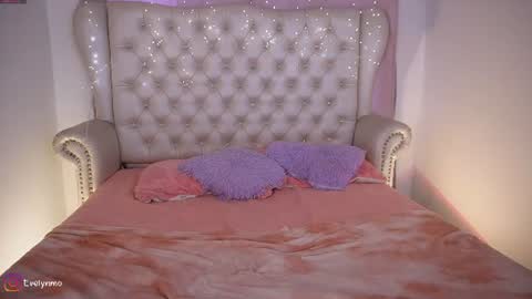 evelyn evelyn online show from June 2026 05:35:02 PM