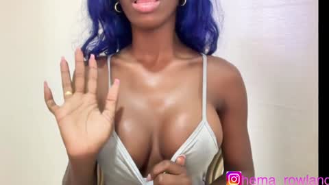 E V E L Y N  online show from December 2024 03:11:02 PM