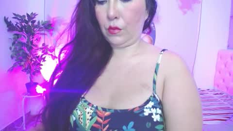 Juliana online show from September 2025 07:02:02 PM