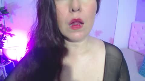 Juliana online show from October 2025 06:39:01 PM