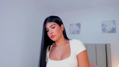 Snapshot of evelyn_montoya chatting on September 2025 06:40:01 PM Evelyn online show from September 2025 06:40:01 PM