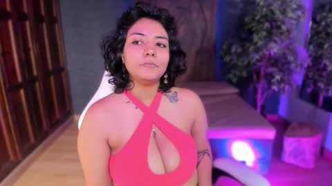 Snapshot of evelynaradia chatting on December 2025 12:13:02 PM Evelyn online show from December 2025 12:13:02 PM