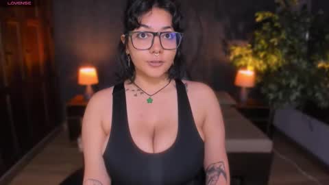 Snapshot of evelynaradia chatting on February 2026 12:12:01 PM Evelyn online show from February 2026 12:12:01 PM