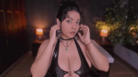  Evelyn  online show from March 2026 10:54:02 AM