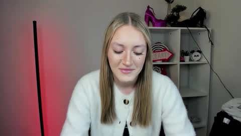 evelynblond online show from March 2026 01:38:01 PM