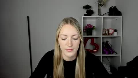 evelynblond online show from July 2026 12:51:01 PM