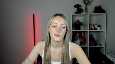 evelynblond online show from July 2026 12:45:02 PM