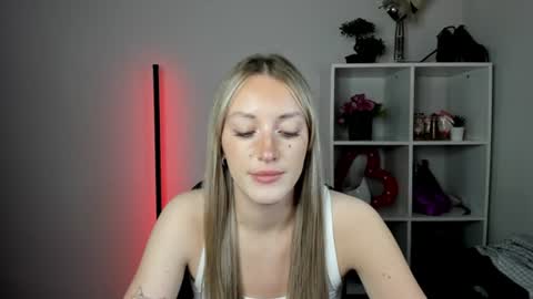 evelynblond online show from July 2026 12:48:02 PM