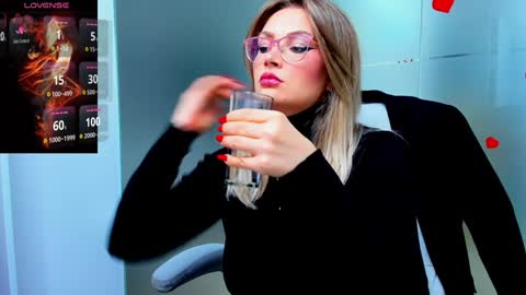 evelyne_rose online show from January 2025 05:37:01 AM