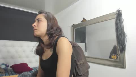 Evelyne online show from October 2025 02:42:01 AM