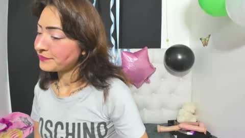 Evelyne online show from March 2026 02:59:01 AM