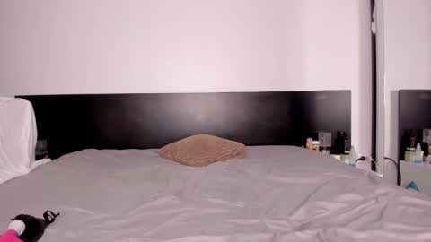 Evelyne online show from October 2025 09:54:02 PM