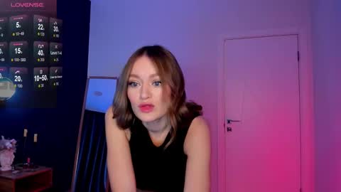 Evelyn online show from October 2025 01:28:01 AM