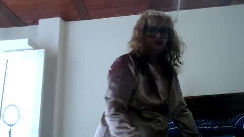 Snapshot of evelynsmithcol chatting on July 2026 03:52:02 PM Evelyn Smith online show from July 2026 03:52:02 PM
