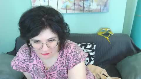 Everly online show from February 2025 05:22:02 PM