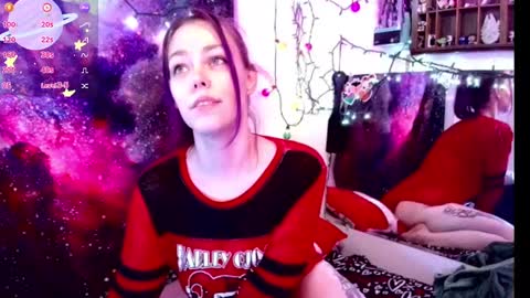 Snapshot of everlyester chatting on February 2025 12:56:01 PM Evie online show from February 2025 12:56:01 PM