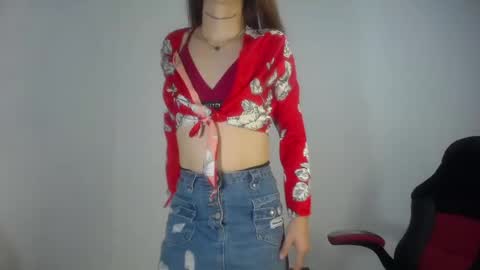 Evi online show from February 2025 07:49:01 PM