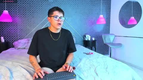 Snapshot of evie_demn chatting on February 2026 06:19:02 AM Evie Denm online show from February 2026 06:19:02 AM