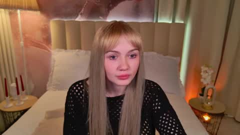 Your cutie Evie online show from April 2026 07:00:02 PM