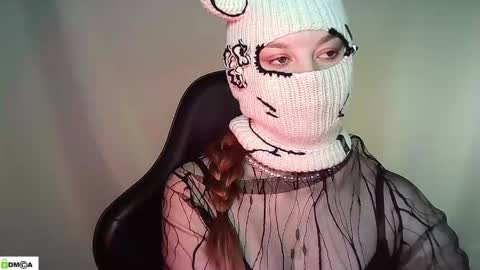 Renesme White Im here from Monday to Friday online show from May 2026 02:07:02 AM