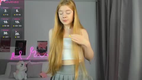 Snapshot of evie_tomioka chatting on June 2026 05:20:02 AM Eva online show from June 2026 05:20:02 AM
